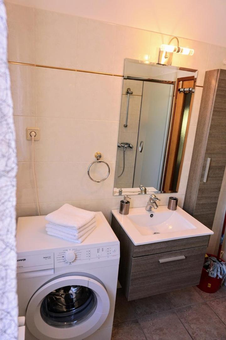 Apartment Stefica Crveni Vrh Exteriör bild